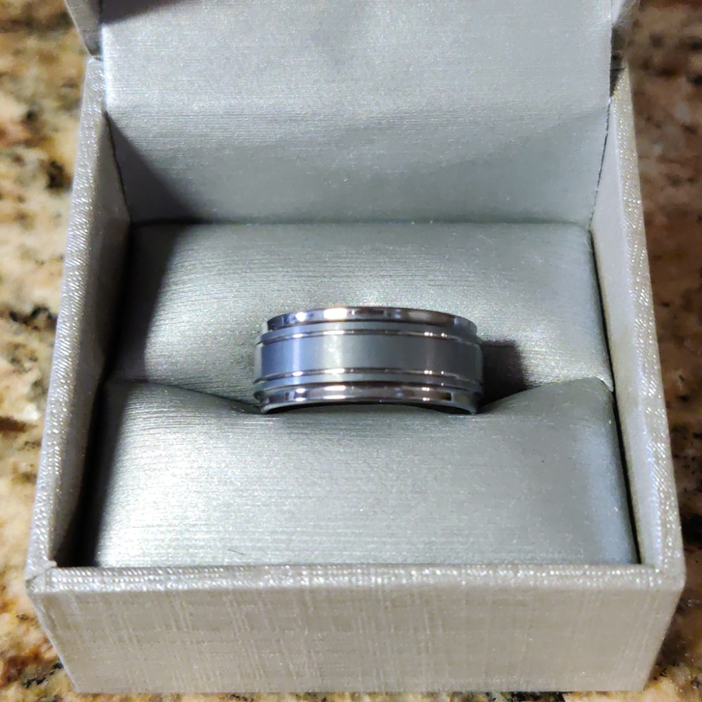 ***Zales men wedding band